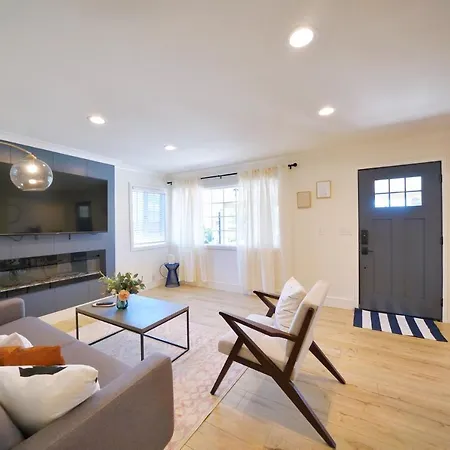 @ Marbella Lane - Vibrant 4Br Rwc Ldry + P Villa